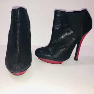 Heeled boots